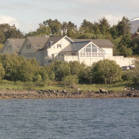 Aalesund Airport Hotel Ytterland Buitenkant foto
