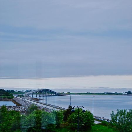 Aalesund Airport Hotel Ytterland Buitenkant foto