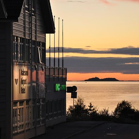 Aalesund Airport Hotel Ytterland Buitenkant foto