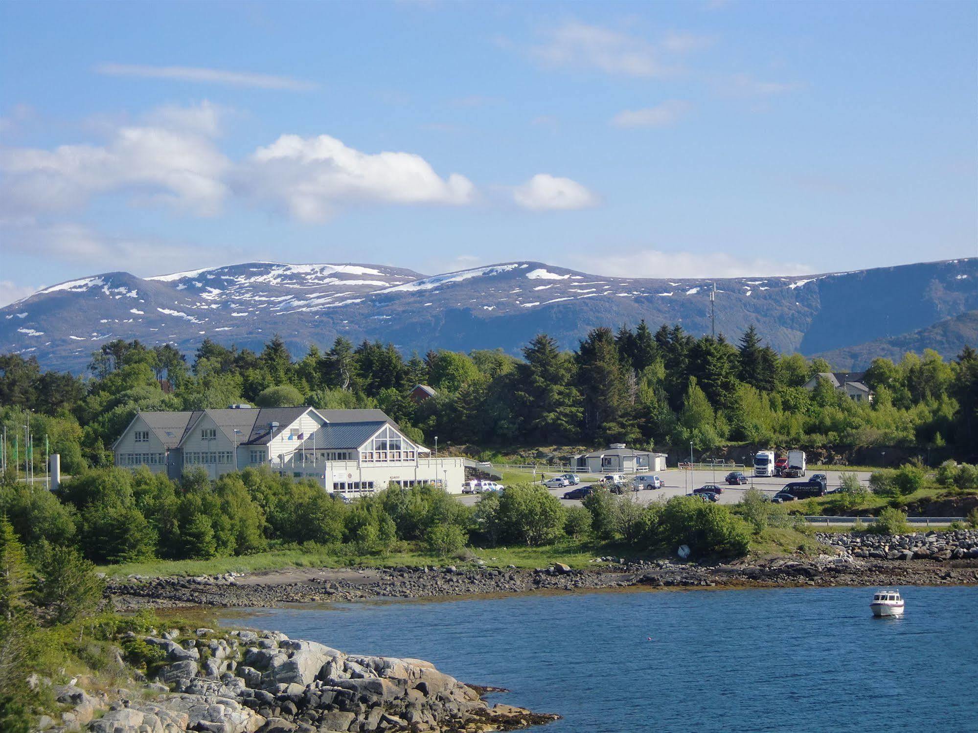 Aalesund Airport Hotel Ytterland Buitenkant foto