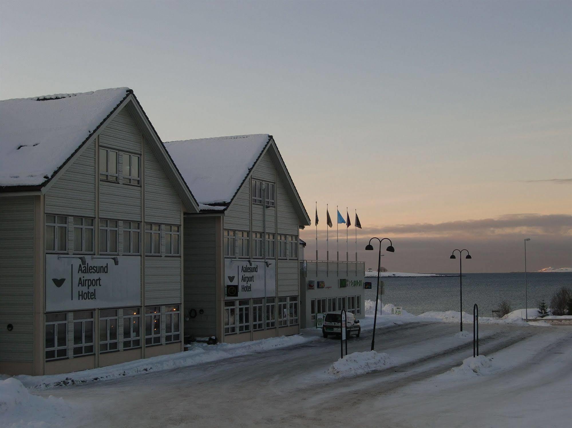 Aalesund Airport Hotel Ytterland Buitenkant foto