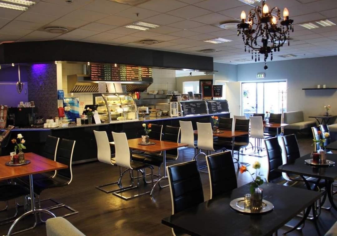 Aalesund Airport Hotel Ytterland Buitenkant foto